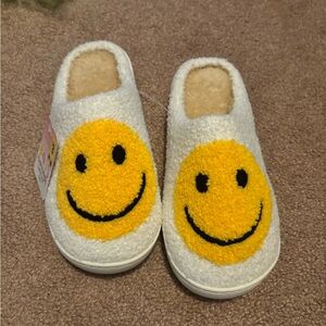 Smiley slippers NWT
